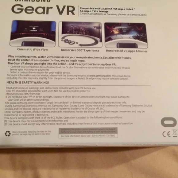 Samsung Gear VR SM-R323 + Oculus card 🎉HOST PICK 🎉 - Picture 5 of 6